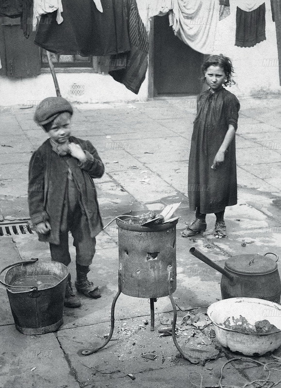 Ötən əsrin küçələrində yaşayıblar - FOTO