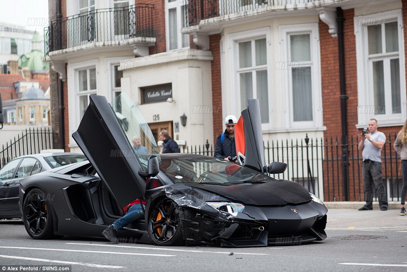 Lamborghini, BMW və Mazda toqquşdular - FOTO