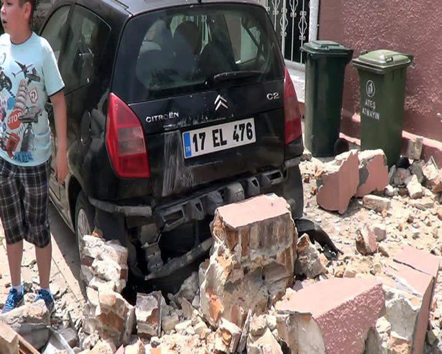 Türkiyə və Yunanıstanda güclü zəlzələ: 1 nəfər ölüb, 300 nəfər yaralanıb - YENİLƏNİB - VİDEO - FOTO