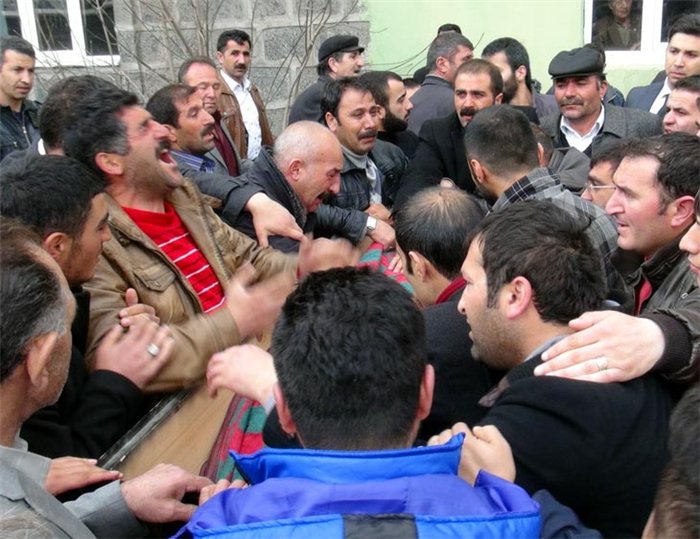 Şok: 9 yaşlı uşağı zorlayıb başını daşla əzdilər - VİDEO - FOTO