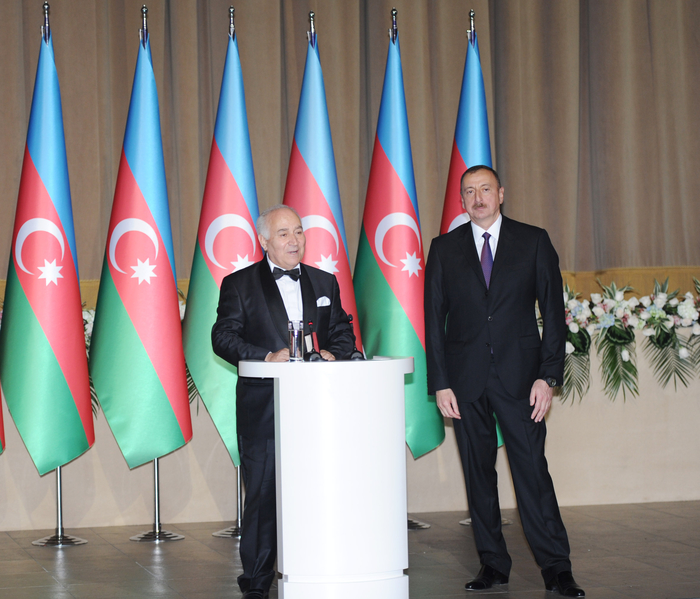 Prezident İlham Əliyev və xanımı Mehriban Əliyeva Azərbaycanın milli bayramı - Respublika Günü münasibətilə keçirilmiş rəsmi qəbulda iştirak ediblər - YENİLƏNİB - FOTO