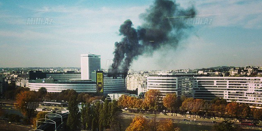 Parisdə Fransa radiosunun binası yanır - FOTO