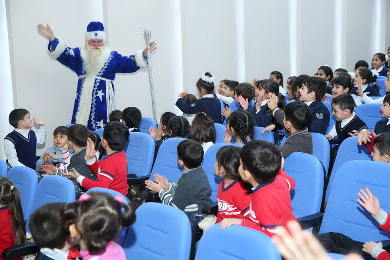 Binəqədi rayonunda bağça uşaqları üçün Yeni İl şənliyi təşkil olunub - FOTO