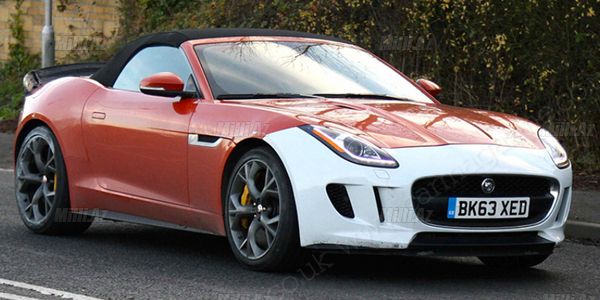 Jaguar "qaynar" F-Type-ı sınayır - FOTO