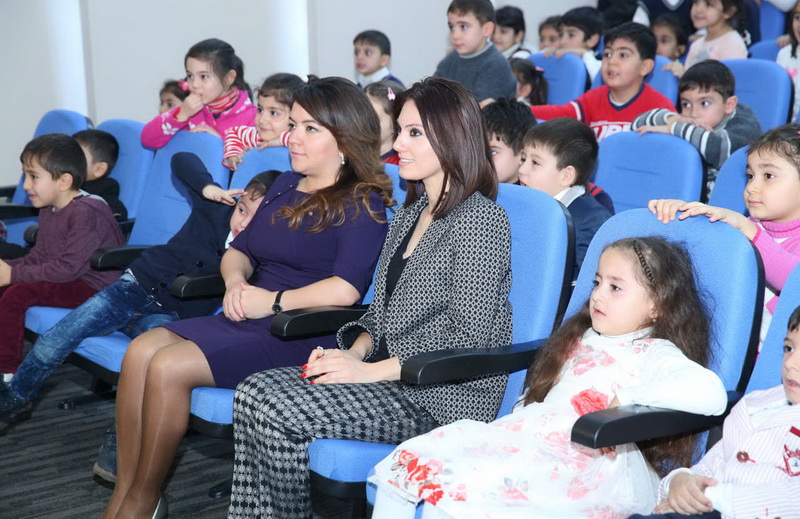 Binəqədi rayonunda bağça uşaqları üçün Yeni İl şənliyi təşkil olunub - FOTO