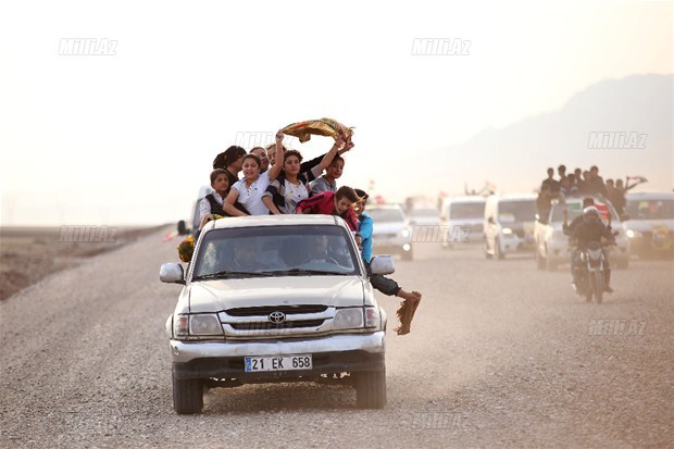 Peşmərgələr Türkiyədən keçdilər - FOTO