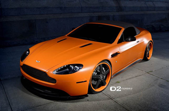 Fərqli disklərdə Aston Martin V8 - FOTO