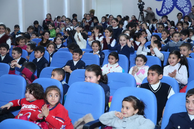 Binəqədi rayonunda bağça uşaqları üçün Yeni İl şənliyi təşkil olunub - FOTO