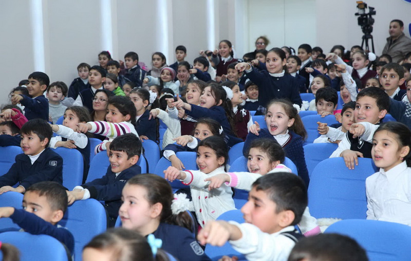 Binəqədi rayonunda bağça uşaqları üçün Yeni İl şənliyi təşkil olunub - FOTO