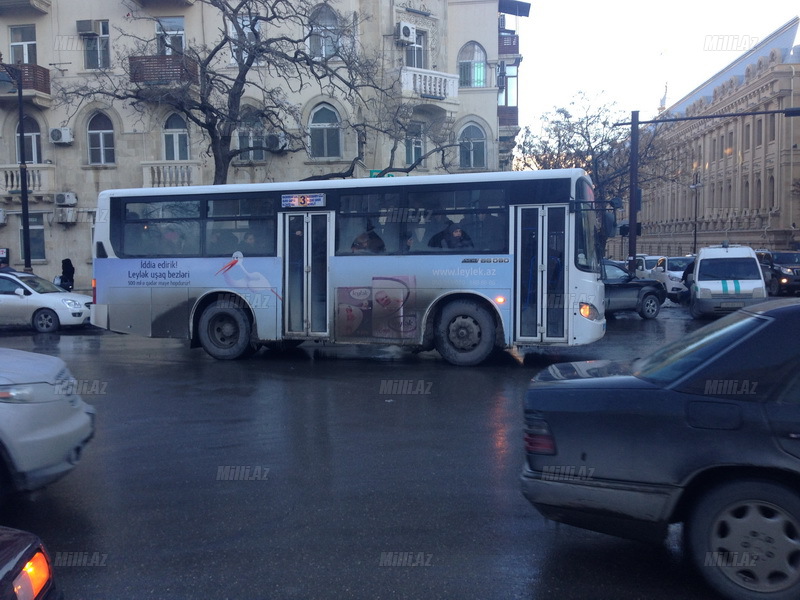 Bakı avtobusları gözlərimizi kor edir - FOTO