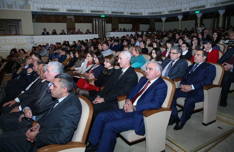 "Burdan min atlı keçdi" tamaşası nümayiş olunub - FOTO