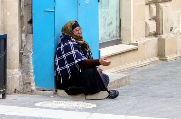 Bakının hicablı dilənçiləri - FOTO