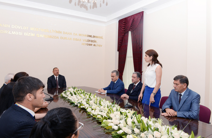 Prezident İlham Əliyev: "Azərbaycan gəncləri öz vətəninə bağlıdırlar, onlar ölkəmizin inkişafına böyük töhfə verirlər" - YENİLƏNİB - FOTO