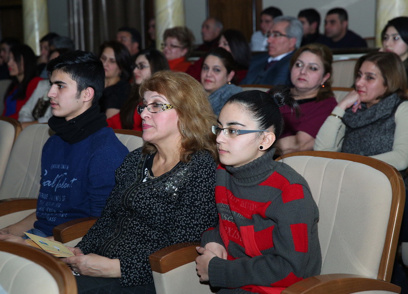 "Burdan min atlı keçdi" tamaşası nümayiş olunub - FOTO