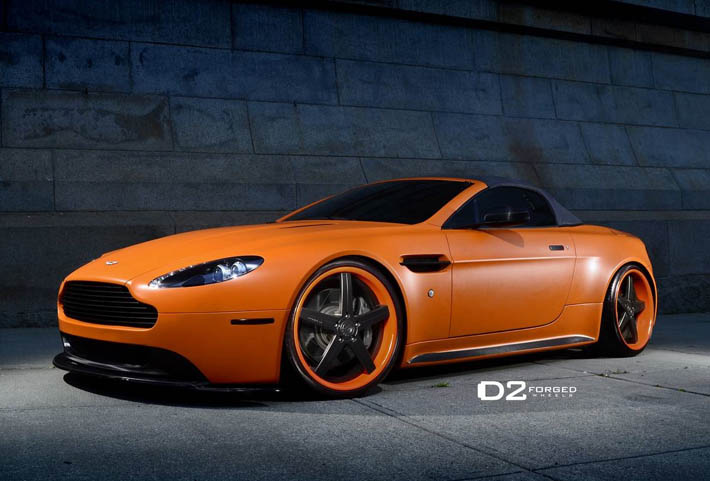 Fərqli disklərdə Aston Martin V8 - FOTO