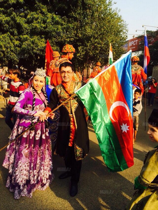 Fatimə Hindistanda göz yaşı tökdü - FOTO