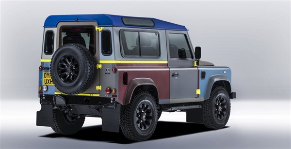 Land Rover və modelyer Pol Smitdən unikal Defender - FOTO