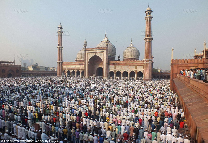 Dünya Ramazanı bayram etdi - FOTO