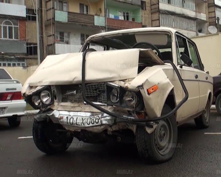 Lənkəranda iki maşın toqquşdu: 1 ölü - FOTO