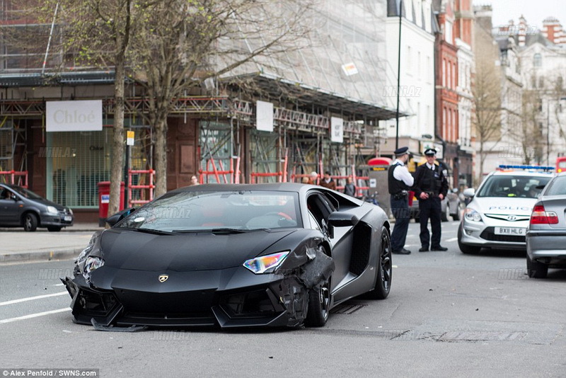 Lamborghini, BMW və Mazda toqquşdular - FOTO