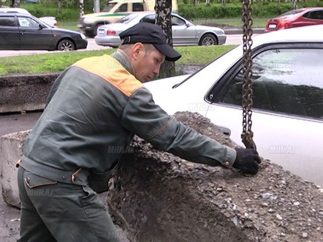 Maşını necə gəldi saxlasan... - FOTO