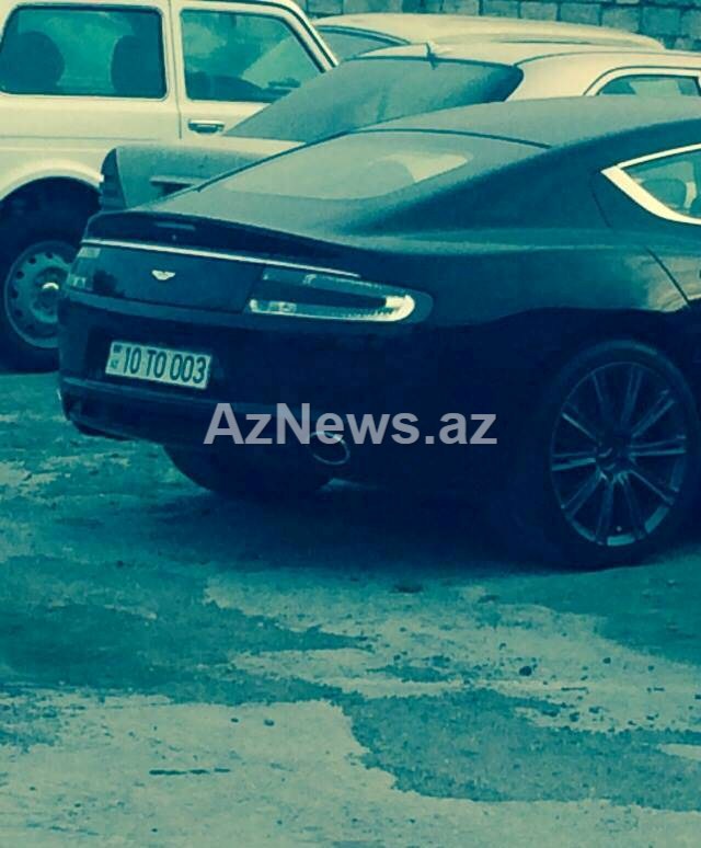 Bakıdakı ən bahalı avtomobillərdən biri cərimə meydançasında - FOTO