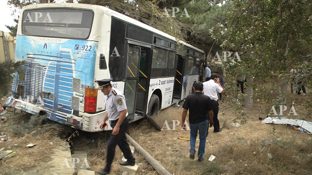 Bakı günə dəhşətli avtobus qəzası ilə başladı: ölən və yaralıların adları açıqlandı - YENİLƏNİB - TƏFƏRRÜATLAR - FOTO