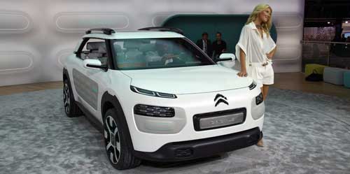 Rəqibləri geridə qoyan Citroen Cactus - FOTO